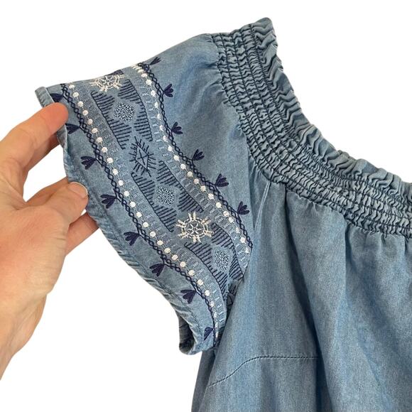 Lane Bryant Convertible Neck Smocked Embroidered Short Sleeve Denim Dress, 14/16 - Picture 4 of 11